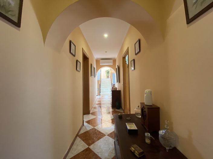 Image No.24-4 Bed Townhouse for sale