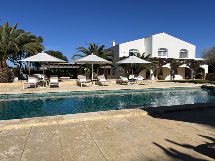 Image No.2-4 Bed Villa for sale