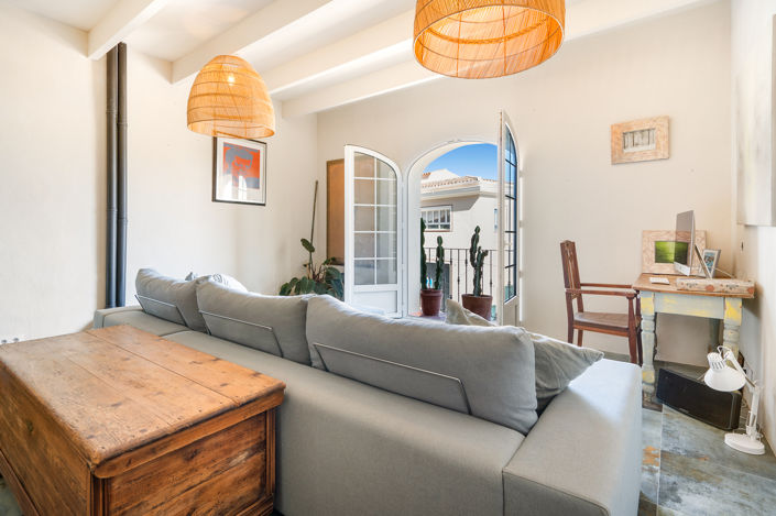 Image No.16-2 Bed Townhouse for sale