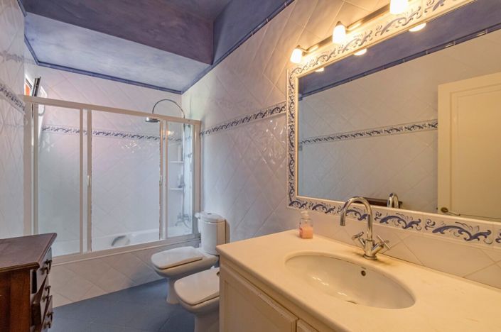 Image No.15-7 Bed Villa for sale