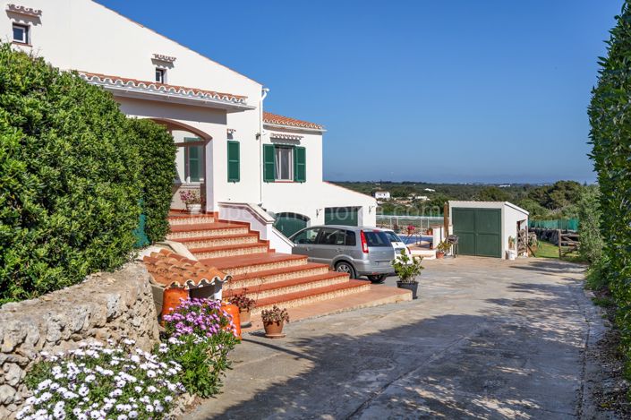 Image No.2-5 Bed Villa for sale