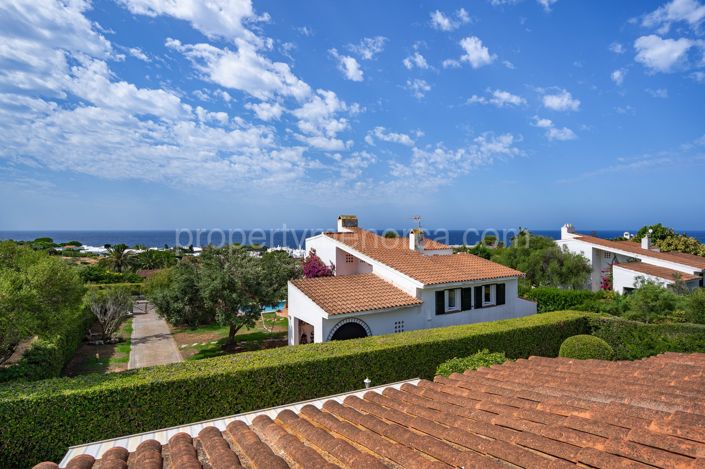 Image No.2-4 Bed Villa for sale