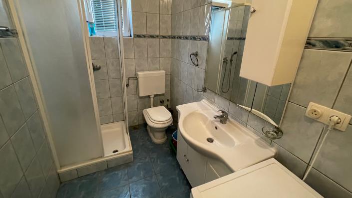 Image No.9-8 Bed Apartment for sale