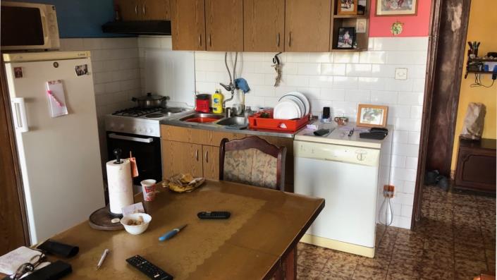 Image No.8-6 Bed House for sale