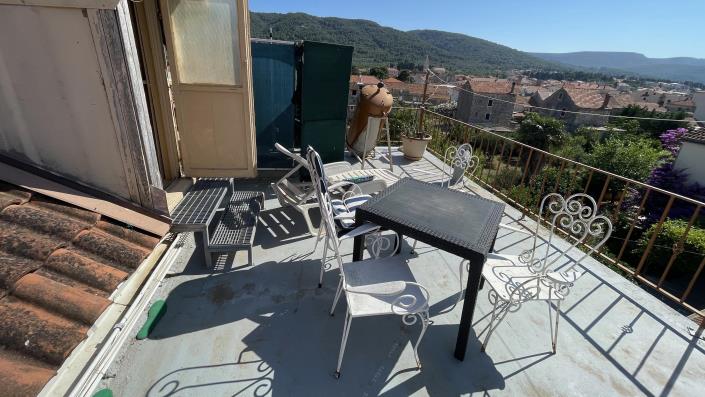 Image No.8-5 Bed House for sale