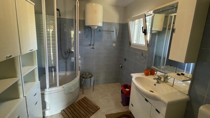 Image No.5-2 Bed House for sale