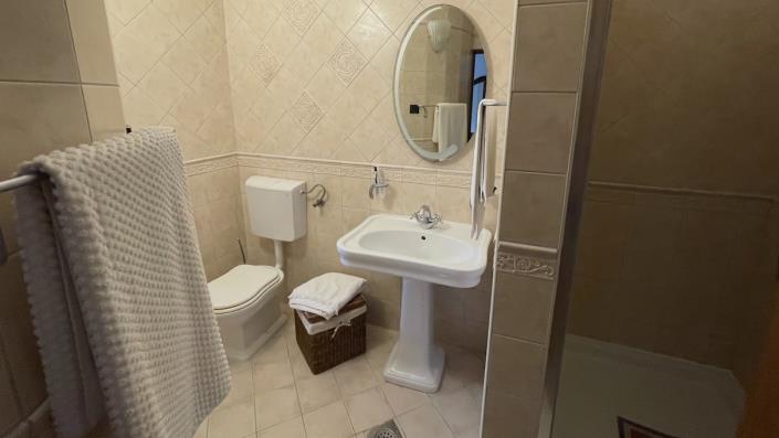 Image No.7-3 Bed House for sale