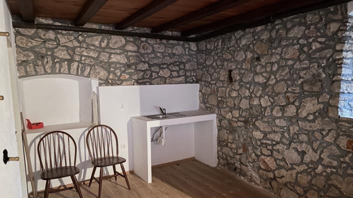 Image No.10-3 Bed House for sale