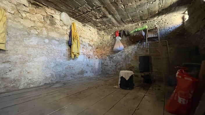 Image No.5-2 Bed House for sale