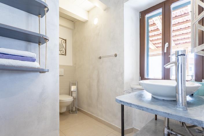 Image No.10-3 Bed House for sale