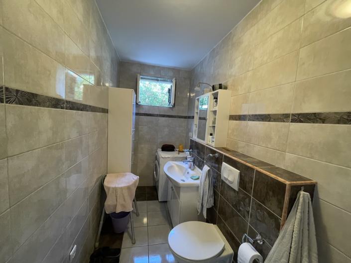 Image No.10-3 Bed House for sale