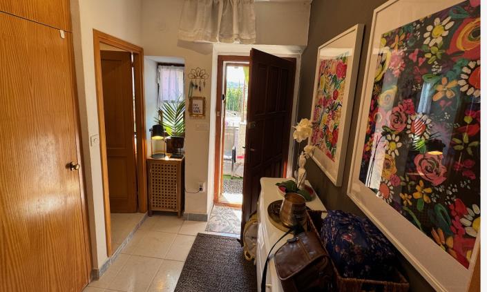 Image No.4-2 Bed House for sale