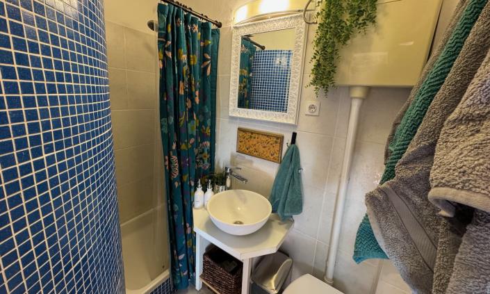 Image No.8-2 Bed House for sale