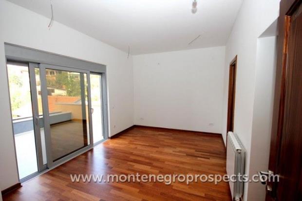 Image No.10-3 Bed Villa for sale