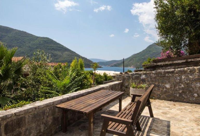 Image No.11-2 Bed House for sale