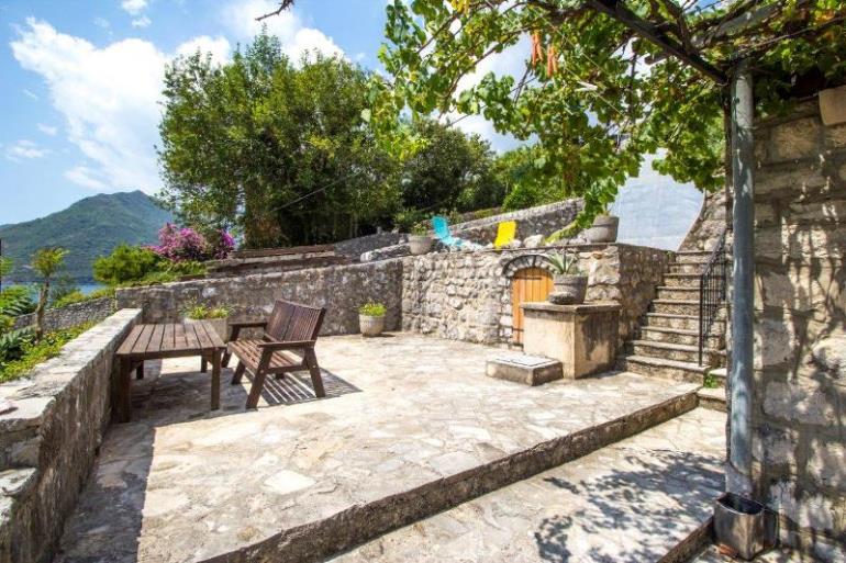 Image No.5-2 Bed House for sale