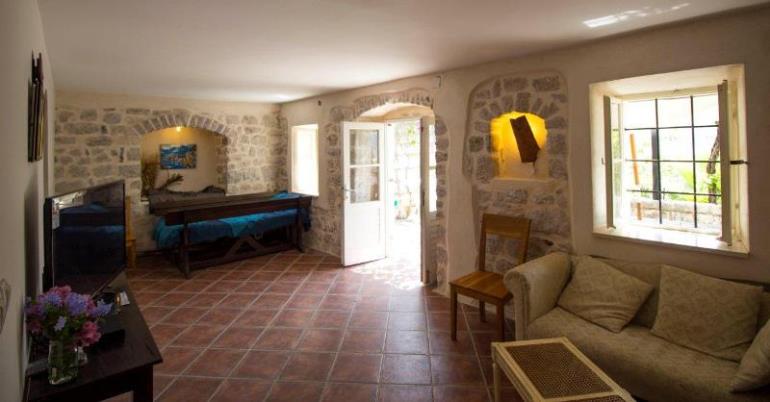 Image No.13-2 Bed House for sale