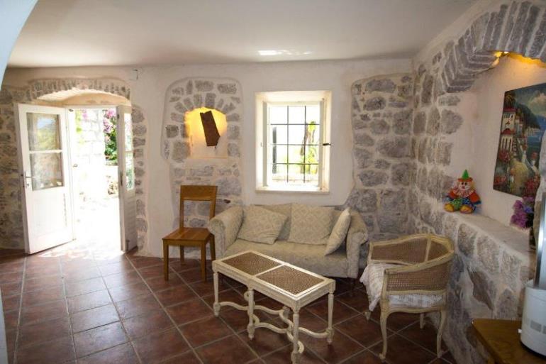 Image No.9-2 Bed House for sale