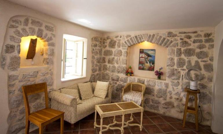 Image No.8-2 Bed House for sale