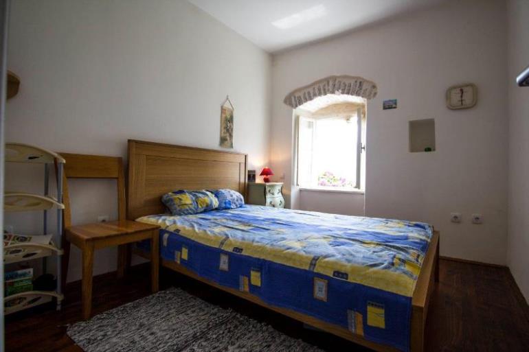 Image No.18-2 Bed House for sale