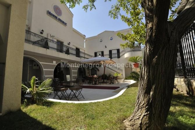 Image No.1-20 Bed Hotel for sale