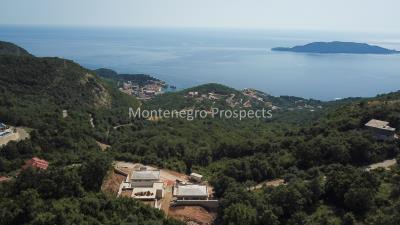 1 - Sveti Stefan, Plot