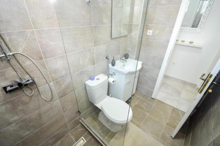 Image No.16-10 Bed House for sale