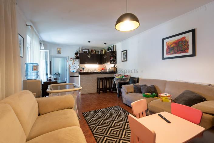 Image No.7-10 Bed House for sale