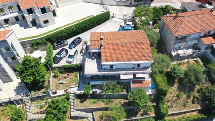 Image No.6-10 Bed House for sale