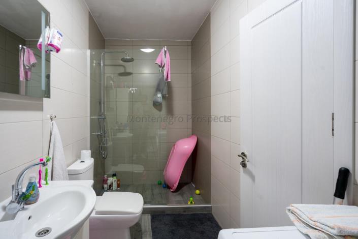 Image No.17-10 Bed House for sale