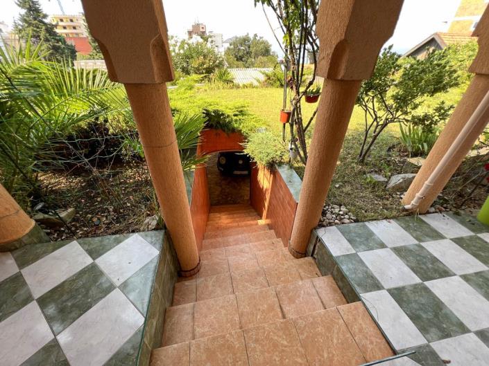 Image No.12-6 Bed Villa for sale