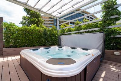 Luxury-three-bedroom-apartment-for-sale-in-Dukley-Gardens---73-_1200x800