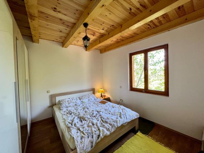 Image No.9-5 Bed House for sale