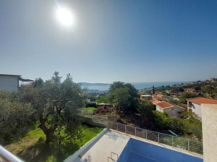 Image No.19-6 Bed House for sale