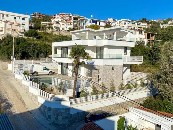 Image No.7-4 Bed Villa for sale