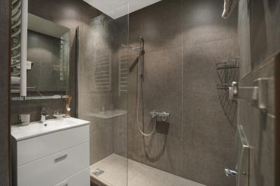 Prostornaja-kvartira-v-komplekse-s-basejnom--Pryno-12487--3-_1200x800