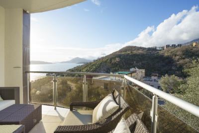 Prostornaja-kvartira-v-komplekse-s-basejnom--Pryno-12487--10-_1200x800