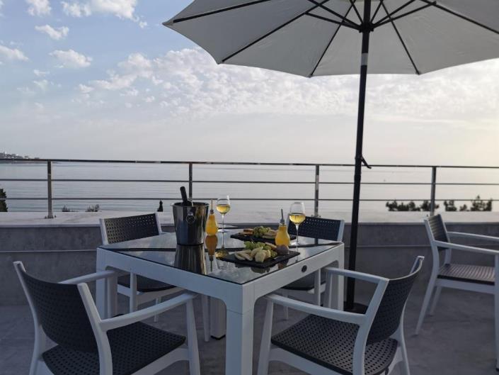 Image No.2-15 Bed Hotel for sale