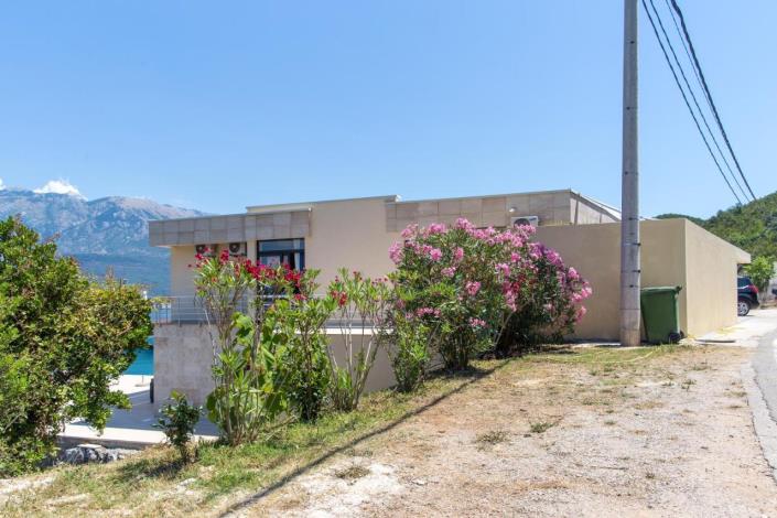 Image No.7-Villa for sale