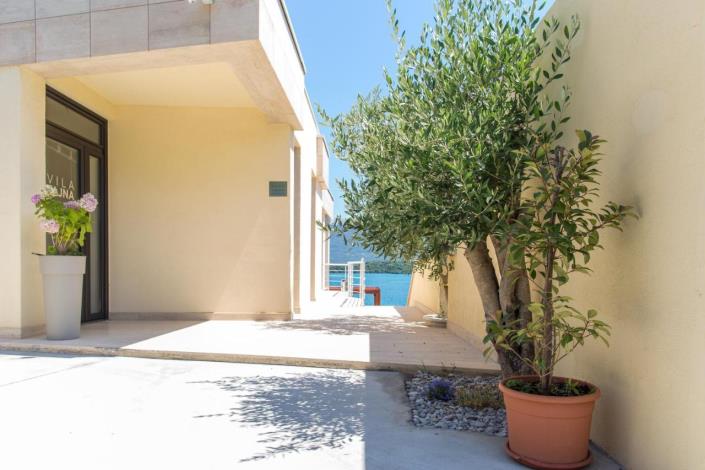 Image No.16-Villa for sale