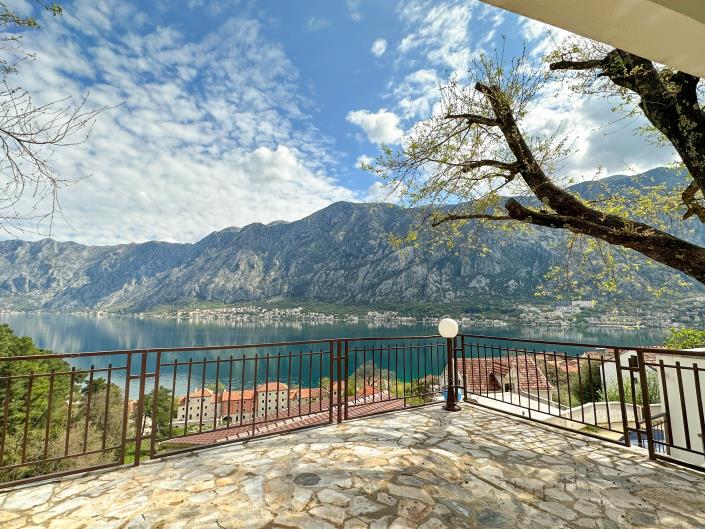 Image No.3-4 Bed House for sale