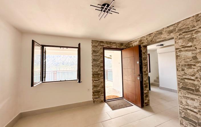 Image No.19-4 Bed House for sale