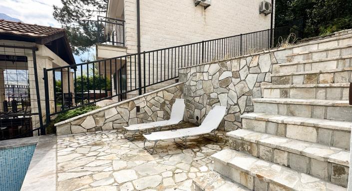 Image No.21-4 Bed House for sale