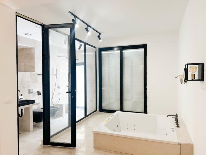 Image No.3-4 Bed Villa for sale