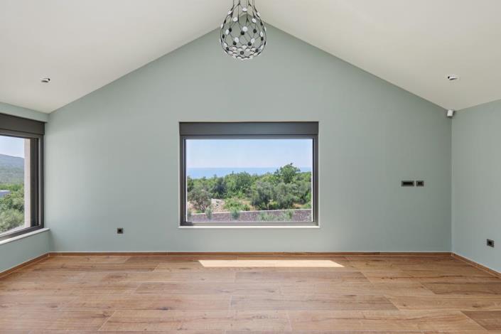 Image No.15-6 Bed Villa for sale