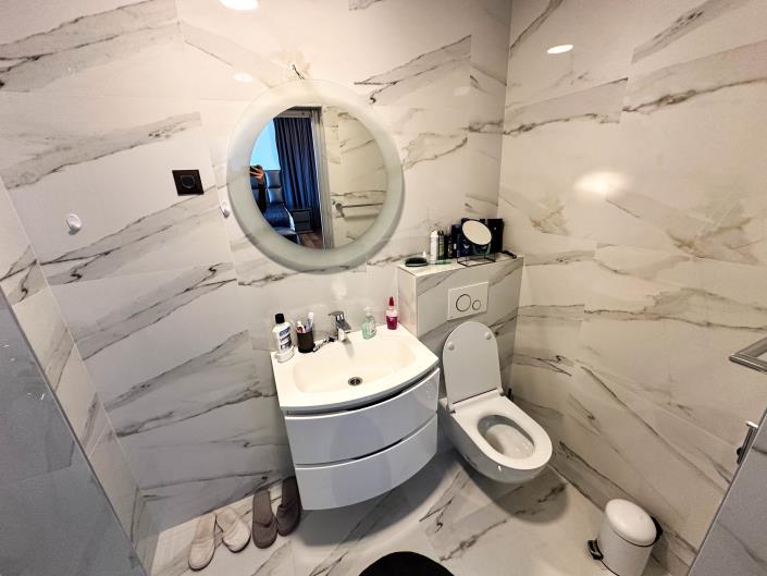 Image No.12-6 Bed Apartment for sale