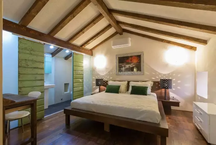 Image No.18-3 Bed House for sale