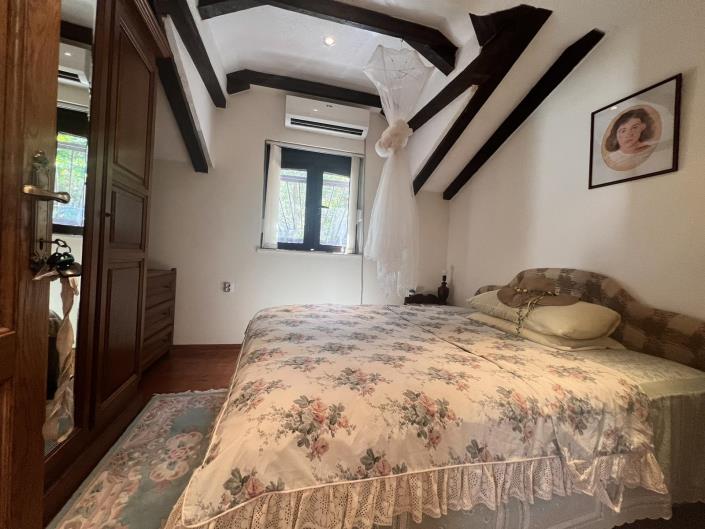 Image No.8-3 Bed House for sale