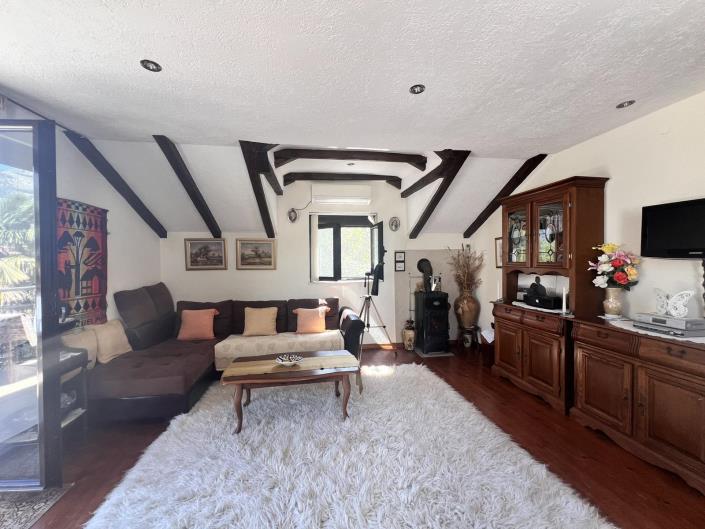 Image No.9-3 Bed House for sale