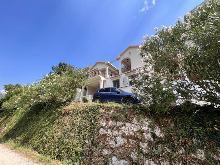 Image No.18-3 Bed Villa for sale